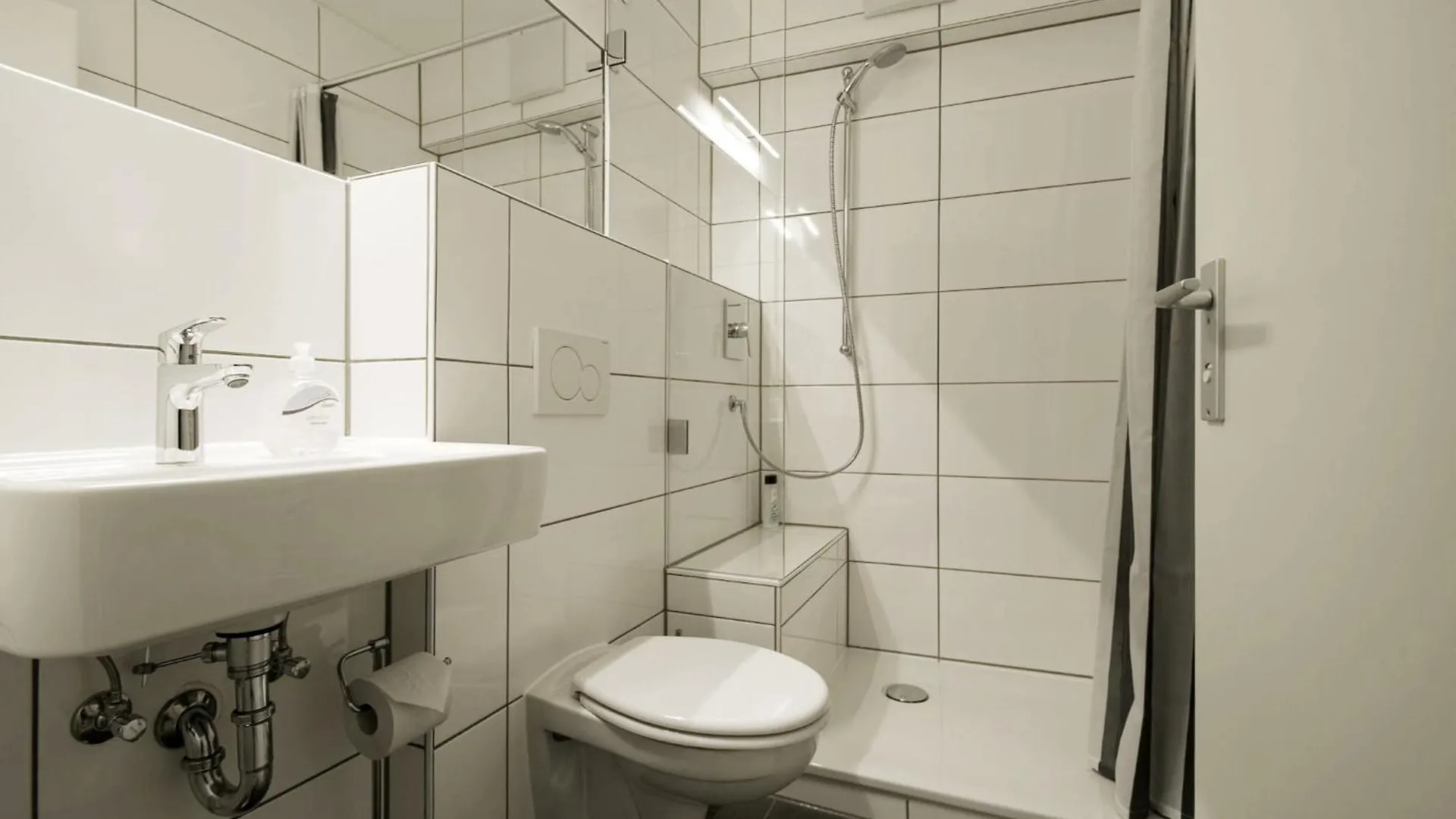 Bohemian Residency, Central And Quiet Munich Germany
