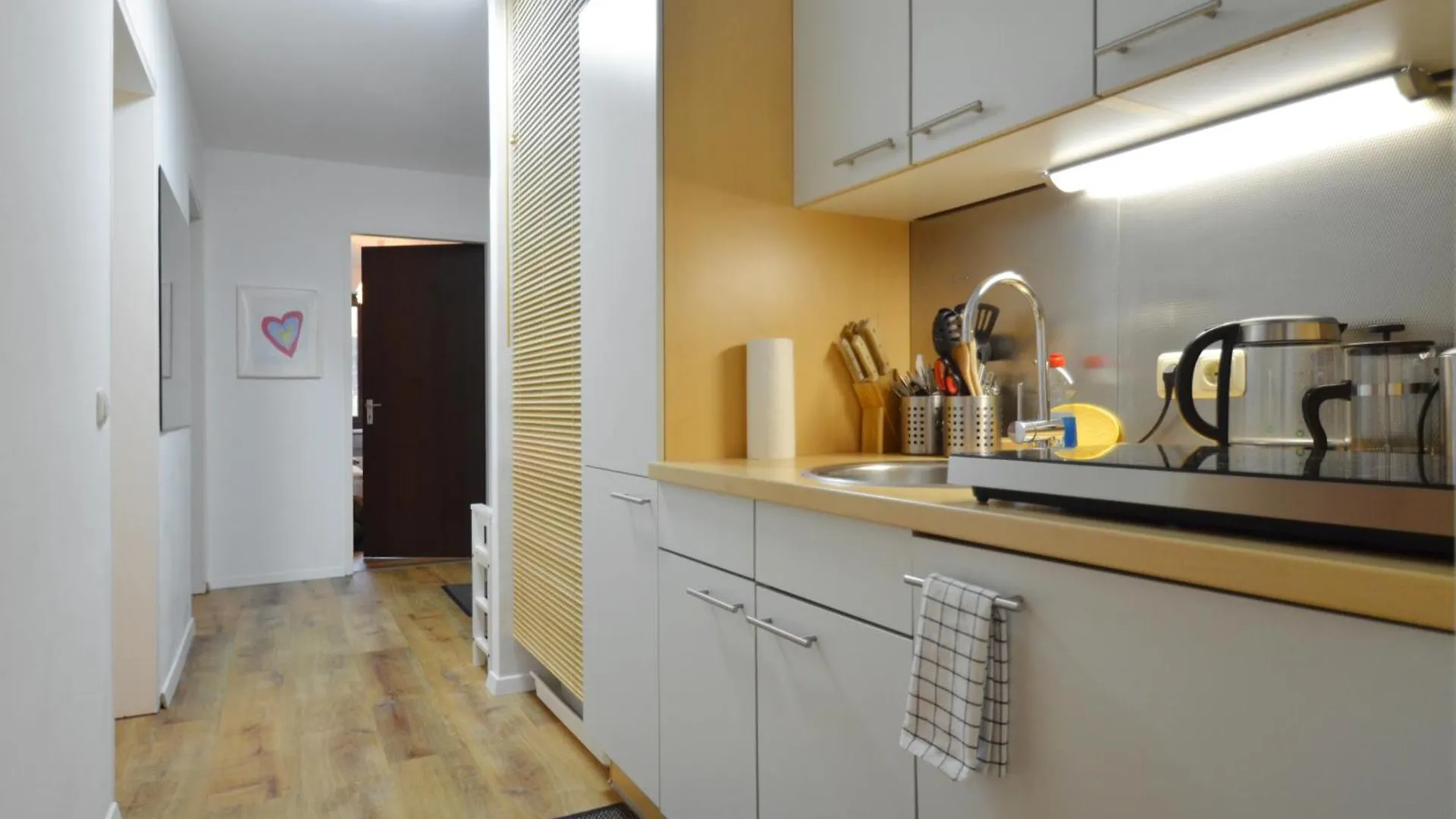 Bohemian Residency, Central And Quiet Munich